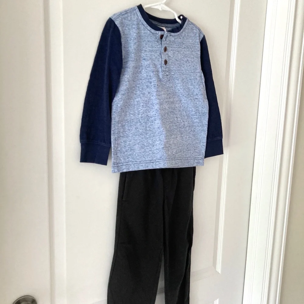 Gymboree Henley top and sweatpants size 5